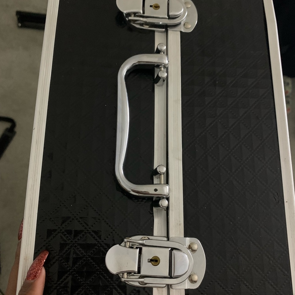 Makeup Train Caae - Picture 14 of 14